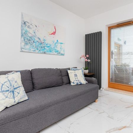 Batorego 7 Apartament With Terrace & Parking Downtown Gdynia By Renters Екстер'єр фото