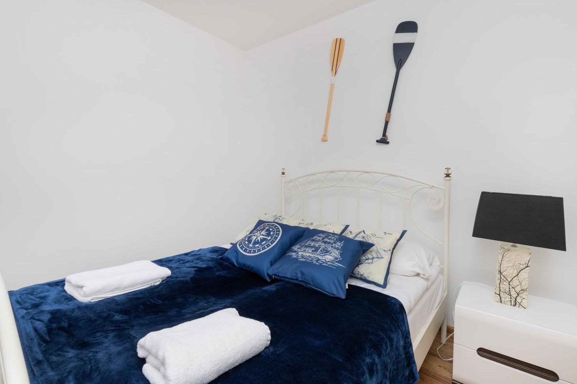 Batorego 7 Apartament With Terrace & Parking Downtown Gdynia By Renters Екстер'єр фото